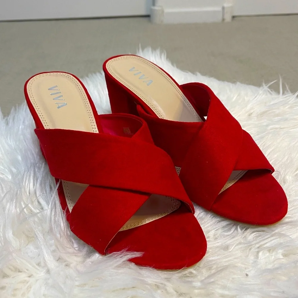 Red Casual Heels 👠 - Picture 1 of 6